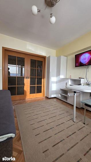 Apartament cu 3 camere decomandat, mobilat în Rahova