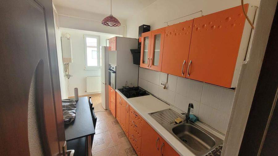 Ofer spre inchiriere ap 2 camere la 8 min de metrou - 3