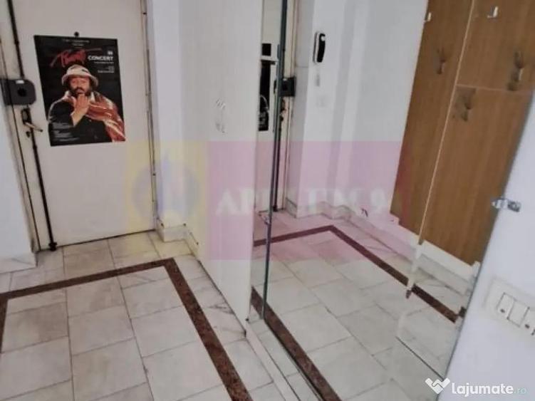 Apartament pe bd Decebal, stradal, - 4