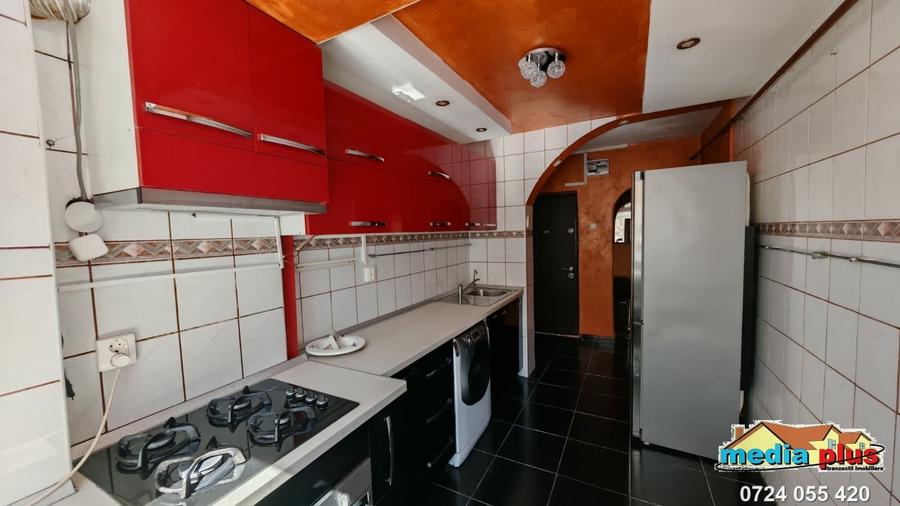 De vânzare – apartament 3 camere, Mazepa I, etaj 1 - 7