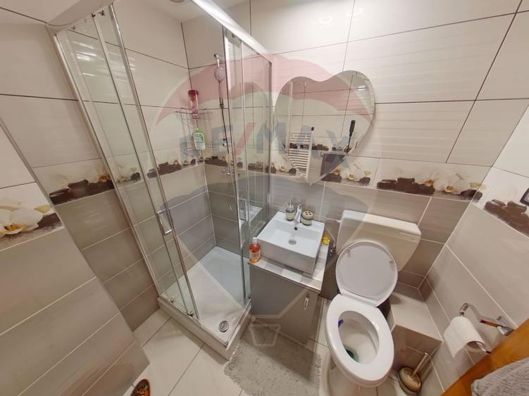 Apartament cu 4 camere de vanzare in zona Central - 9