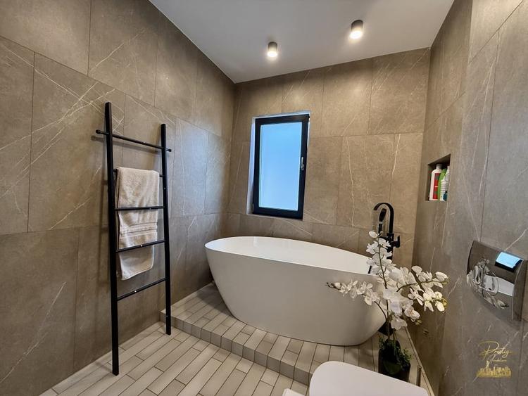 Casa de lux cu 4 camere si piscina de vanzare in Dezmir - Cluj - 7