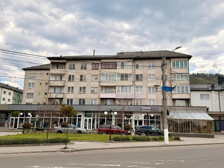 Apartament cu 4 camere decomandat în Central