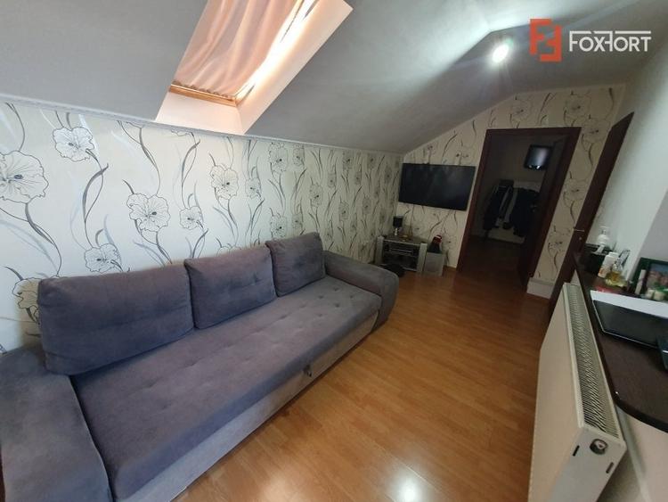 Apartament de vanzare cu 2 camere si balcon, zona Shopping City - 1