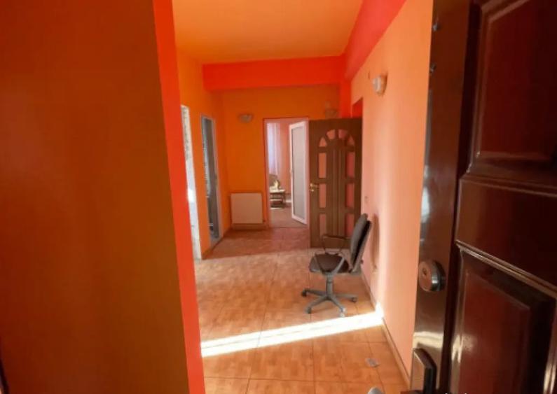 VILA cu spatii comerciale situata in zona CUMPANA - 7