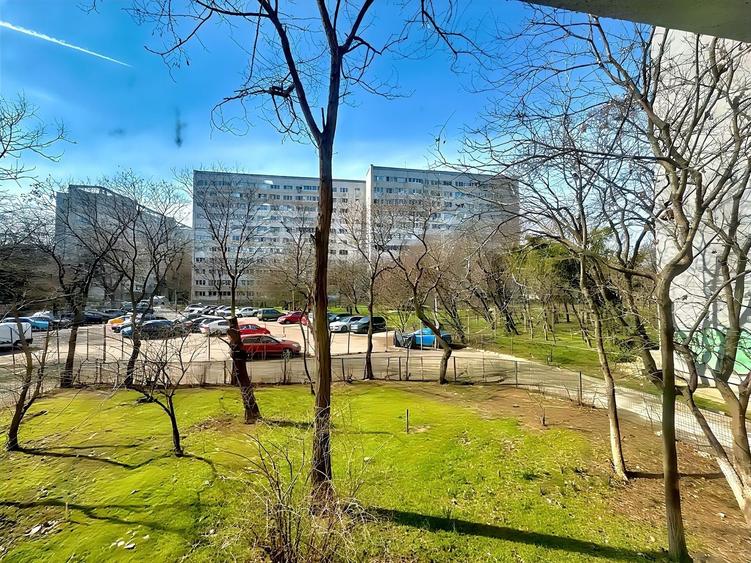 Dristor Metrou 3 camere decomandat mobilat Park Lake comision 0 - 21