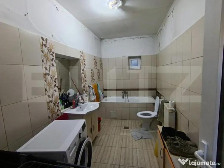 Casa cu 3 camere,baie, bucatarie,anexe.pivni?a teren 800 m - 5