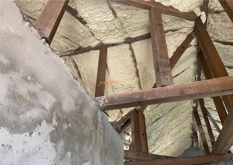 Casa de in sat Botarlau , parter si mansarda cu suprafata - 18