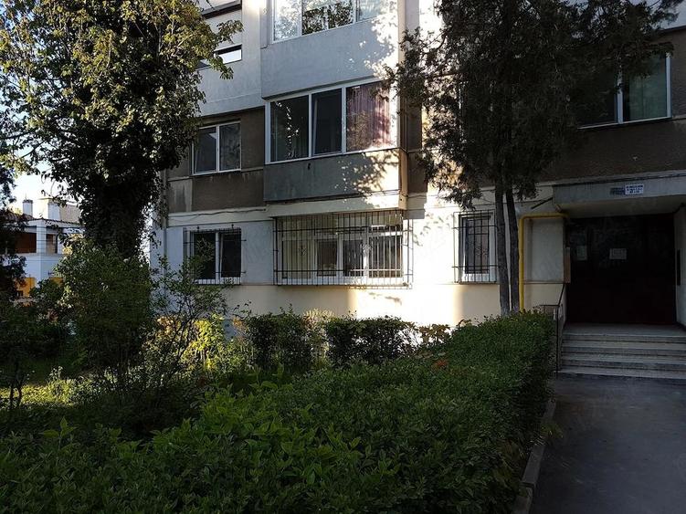 Proprietar, de vanzare apartament 2 camere - 1