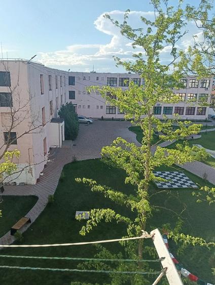 Apartament cu 2 camere decomandat în Micro 5