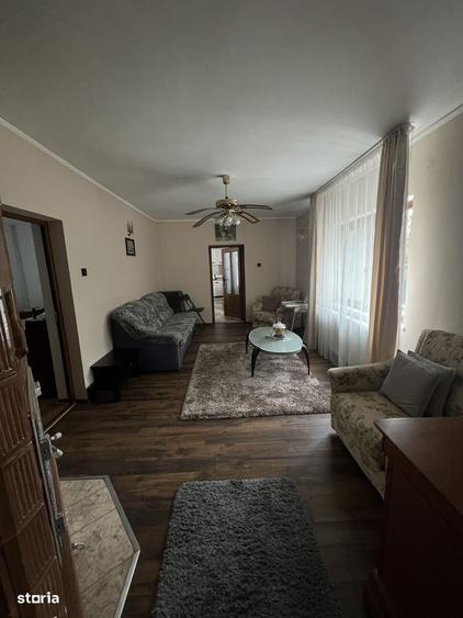 Casă cu 4 camere în Colibița