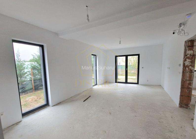 Duplex spatios despartit prin camera tehnica cu 5 camere | Urseni