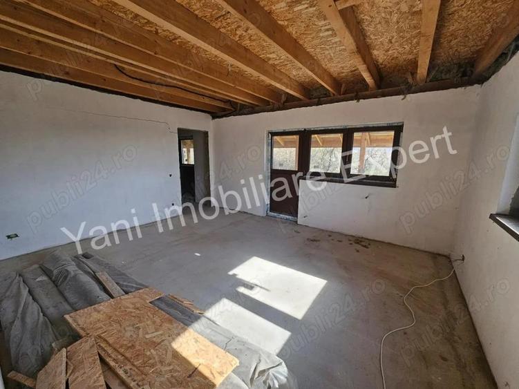 Casa de vacan?a de vanzare in comuna Corbi, sat Poienarei, jude? Arge?. - 16