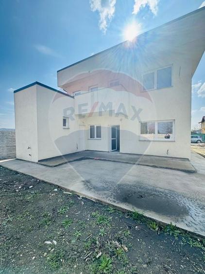 Casă / Vilă Bariera Valcii - 2