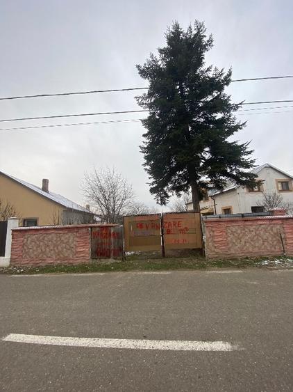 Teren de vânzarea sau de închiriat în Golești - 1