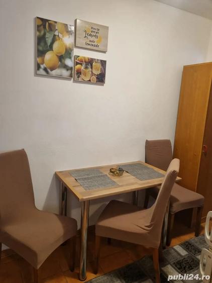 Inchiriez apartament cu doua camere in Resita, zona Gen.8, tel - 5