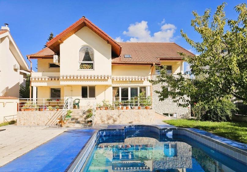 Vila impresionanta 11 Camere Iancu Nicolae | Piscina | Teren 900 mp - 1