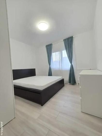 Titulescu, Piata Victoriei - 4