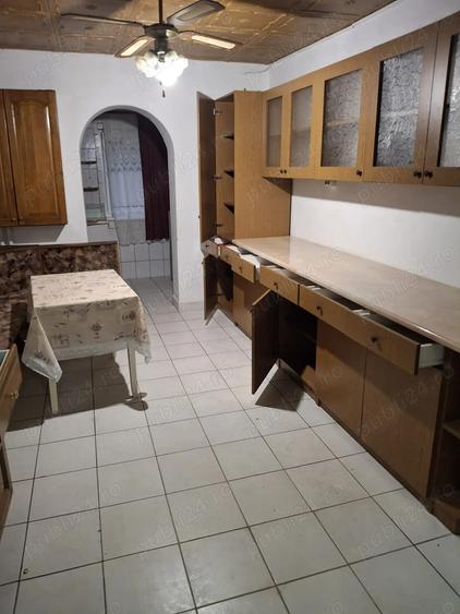 Inchiriez apartament cu 3 camere - 2