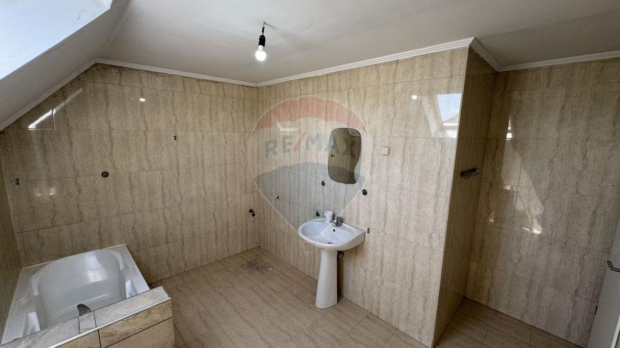 DE VANZARE CASA LA PRET DE APARTAMENT - 25