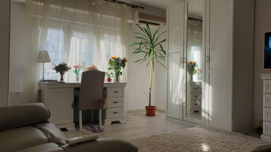 13 Septembrie Panduri, bloc mixt 1992, metrou Academia Militara - 1