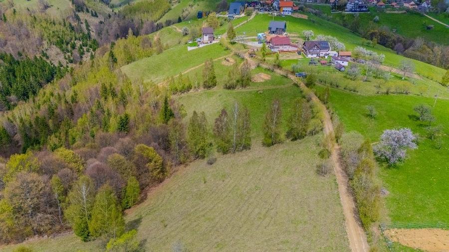 Teren de poveste, intru un sat de poveste Pestera/Moeciu/Brasov - 1