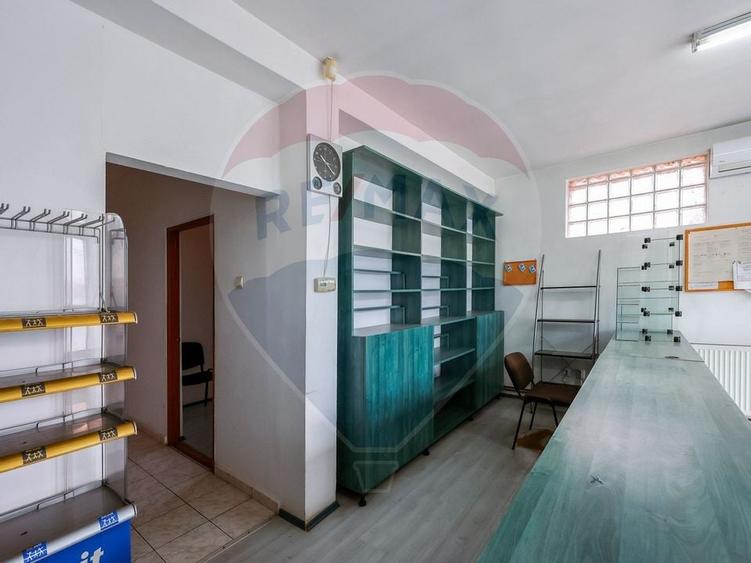Casa cu destinatie de spatiu comercial, zona Episcopia - 17
