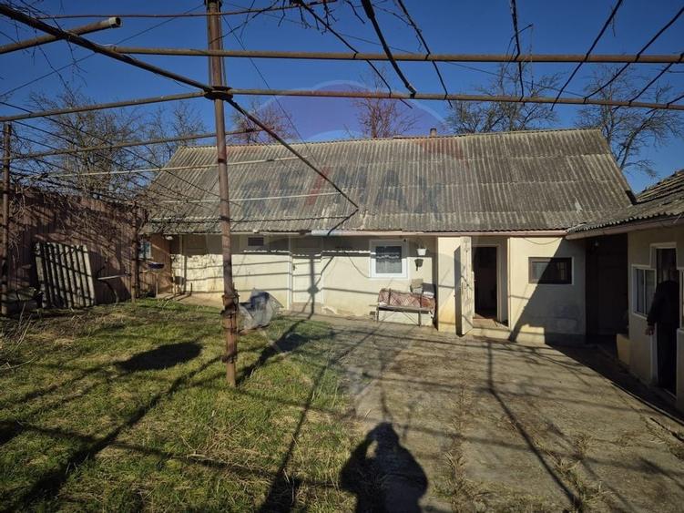 Casă de v&acirc;nzare cu 4 camere si anexe in  Horgești-Recea - 11