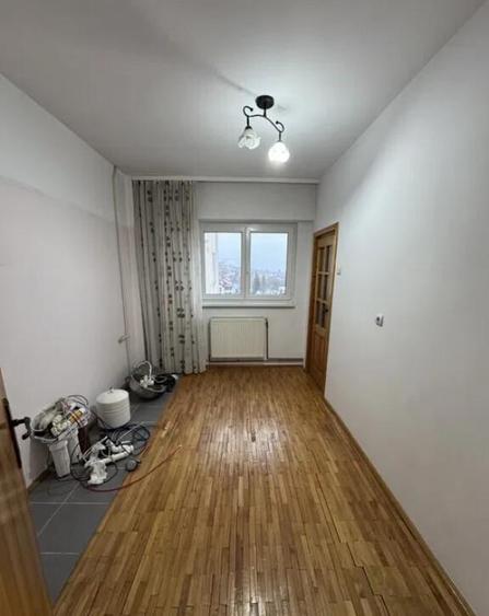 Apartament cu 3 camere decomandate zona Burdujeni - 4