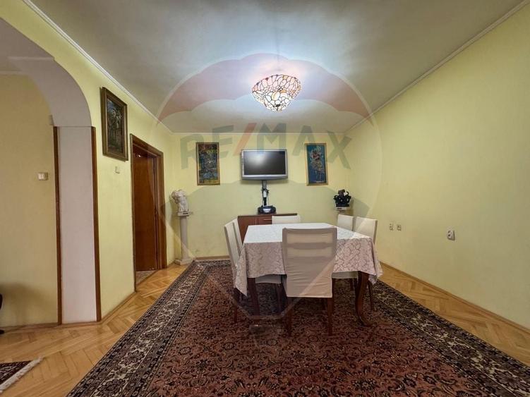 Casă / Vilă cu 8 camere de vânzare în zona Industriilor/Republica - 5