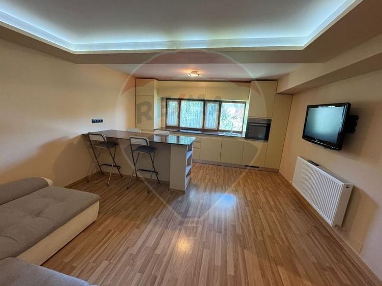 Apartament cu 3 camere de inchiriat în zona Banca Nationala - 1