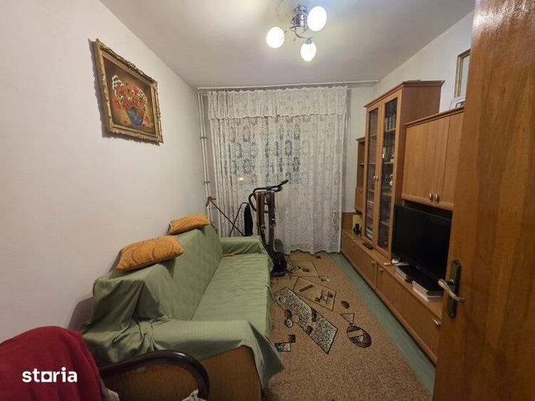 Apartament cu 4 camere decomandat în Titan