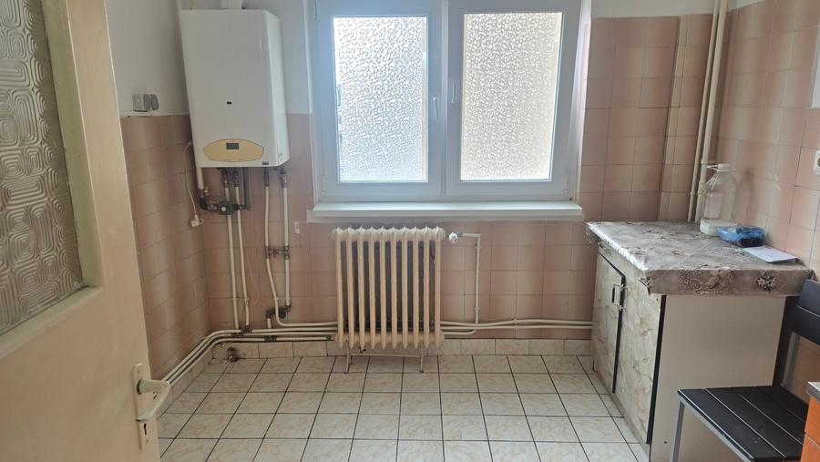 Vand apartament 3 camere în Deva, zona ultracentrală Lido-Casa de Pensii, etaj 2 - 4