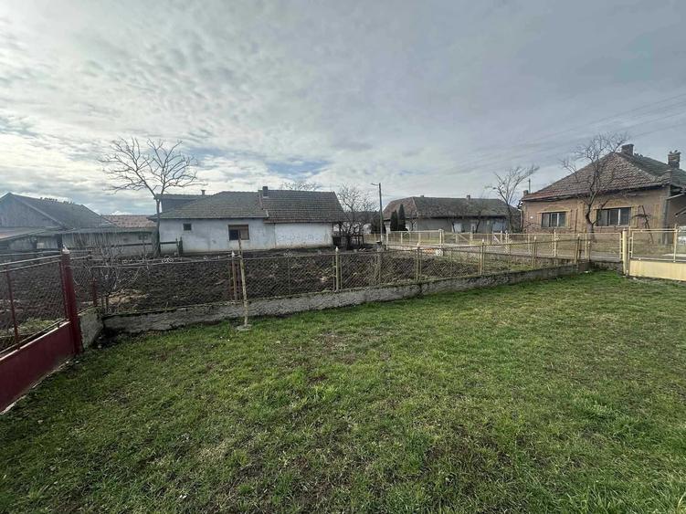 De vanzare - Casa in comuna Ghenci, la doar 7 km de orasul Carei - 6