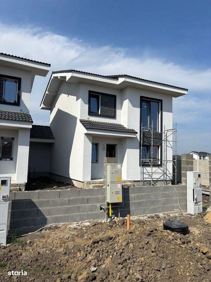 Apartament cu 4 camere în Moșnița Veche