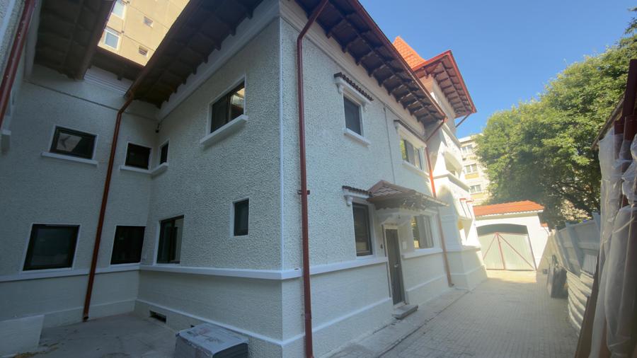 Casă cu 15 camere cu Canalizare în Rahova