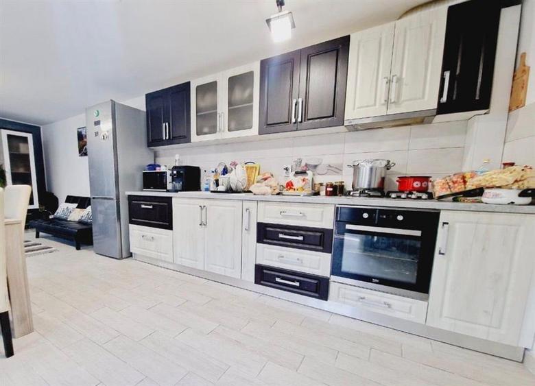 Casă cu 6 camere cu Teren 190 Mp în Ultracentral