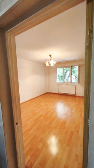 Apartament cu 2 camere semidecomandat, mobilat în Pantelimon