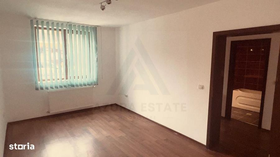 Casă cu 4 camere în Șelimbăr