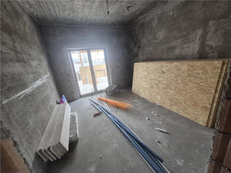 Duplex cu 4 camere cu Teren 305 Mp în Ghiroda