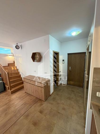 Apartament cu 3 camere semidecomandat, mobilat în Torontalului