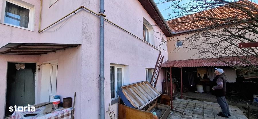 Casă cu 2 camere cu Teren 400 Mp în Central