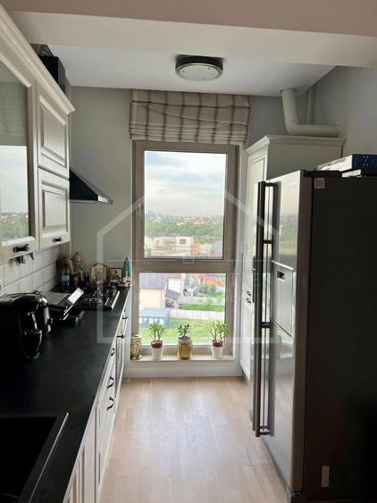 Apartament cu 3 camere decomandat, mobilat în Sisești