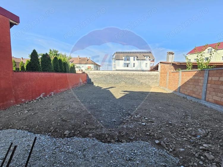 Casă cu 6 camere cu Teren 350 Mp în Central