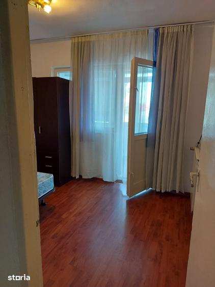 Apartament cu 3 camere în Micro 11