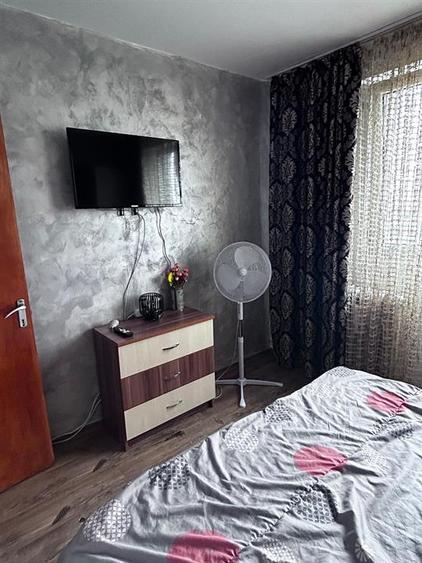 Apartament cu 2 camere decomandat, mobilat în Tei