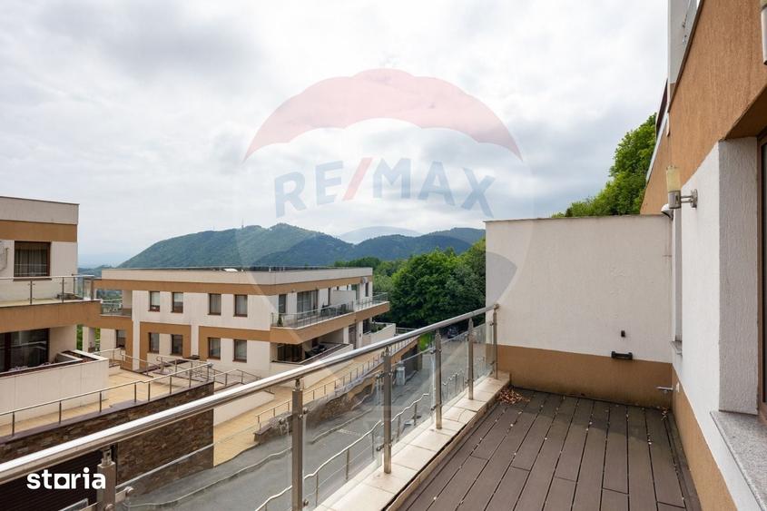 Apartament cu 3 camere în Schei