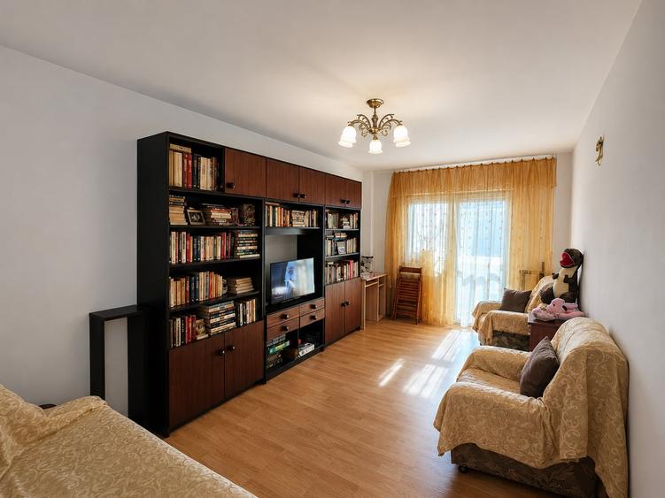 Apartament cu 3 camere decomandat în Centrul Istoric