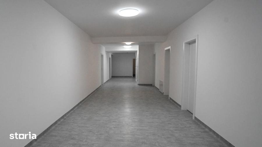 Spațiu comercial, de 16 mp, în Spitalului