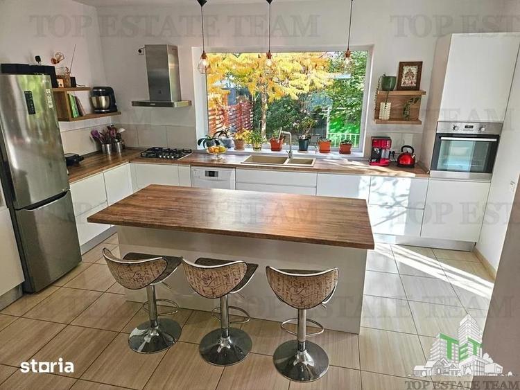 Casă cu 6 camere cu Teren 237 Mp în Năvodari